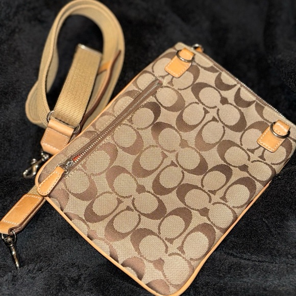 Coach Canvas Courier Crossbody leather crossbody Bag* - Picture 15 of 15